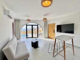 Butterwave | 1BR Jacuzzi & Terrace in Kfar Aabida - 3