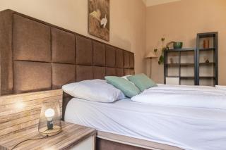 Private rooms in 2BR shared Apartment, Suitable for short & Longstays, Central Location - 7