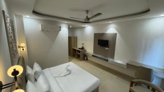 Hotel Ivory Hills - 5