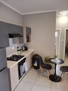 Oak and Olive Retreat Midrand - 3
