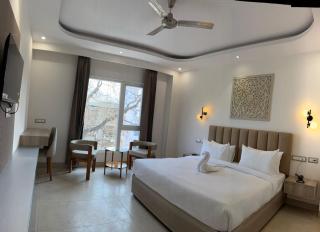 Hotel Ivory Hills - 9