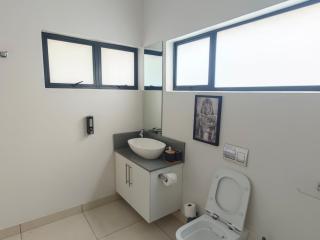 Platinum Peak Luxury Apartment -Victoria Falls - 4