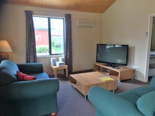 Cedar Chalets and Barkers Lodge - Methven - 5