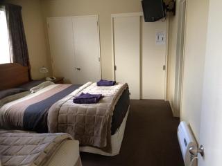 Cedar Chalets and Barkers Lodge - Methven - 9
