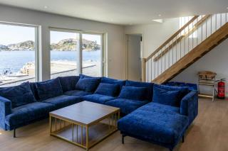 Fisherman's Cottage With Sea Views At Kalvaneset - 8