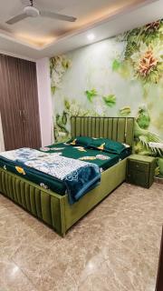 4BHK with Kitchen & Parking Dwarka Sec 8 - 0