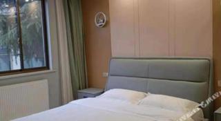 GreenTree Inn Suzhou Guanqian Yangyuxiang Metro Station Business Hotel - 2