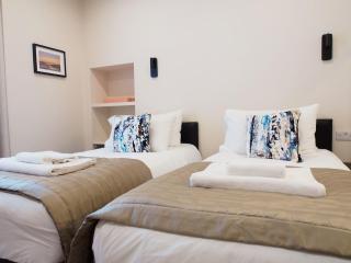 Spacious and Modern 2-bed on Easter Road - Flat 3, Elgin House Apartments - 7