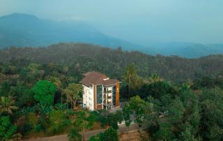 Boulevard Premium Luxury Hotel - 6
