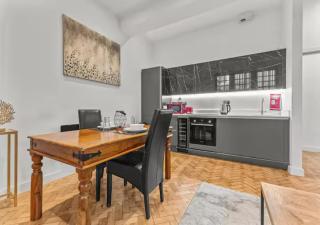 New Build Duplex Minutes From City Centre - Pass the Keys - 8