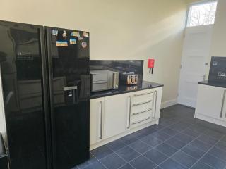 Delightful 4 bedroom family home in Newington - Craigmillar Park - 1