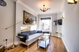 Upper Bow - Luxurious, Modern 1BR Apartment near Castle - 7