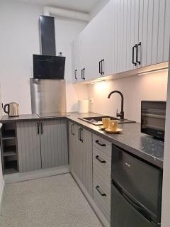 Newly renovated apartment in quiet center with parking - 5