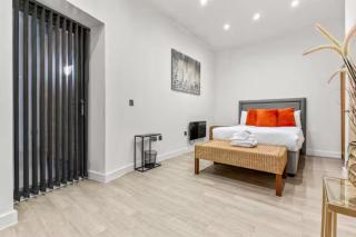 Beautiful Ground Floor Apartment, Salford Central - Pass the Keys - 3