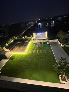 Skyline Retreat by Housiify - 4