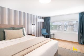 Modern Athenian Habitat near Acropolis & Metro! - 1