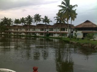 Manor Backwater Resort - 1