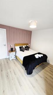 City Centre 2 Bed 2 Bath 5 guest with Cheapest overnight Car park Entrepreneur Stays - 7