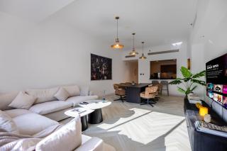 Spacious 1BR with Terrace l Near Palm Jumeirah Mall - 7