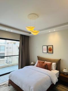 Penthouse w/ Private Rooftop Pool & Lake Views - 6