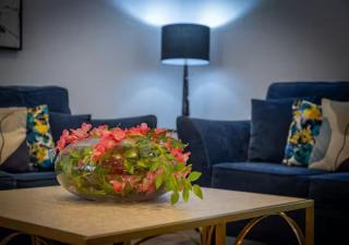 Luxury Apartment 7 mins Walk to Salford Central - Pass the Keys - 7