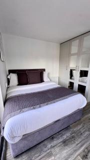 Cozy 2-Bedroom Cottage-Style Home - 6