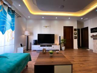 Bright 2BR & Office, Remote Work Ready & Long Stays - 8