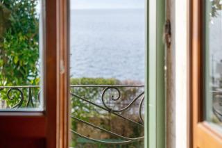 Charming Apartment with Lake View - 9