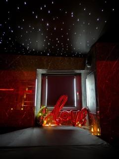 Suite romantique avec jaccuzzi - proche des lacs - La secrète room - 5