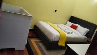 Kukis Place, 5 bedrooms, whole compound - 9