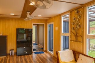 The Leafy Nook Container Stay- 360 degree Tea Plantation near Ooty - 9