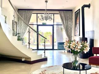 One O Eight Boutique Hotel - 6