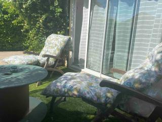 Laurier House with Jacuzzi - 1
