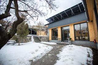 Ptghni Luxury Vacation Home with saunas - 1