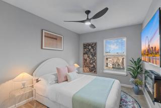 Sunlit Olive Haus | 3BR Duplex Near CWE - 7