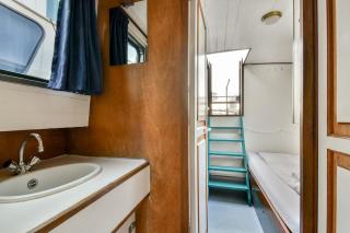 Orginal Dutch houseboat city center 'WIEL' - 4