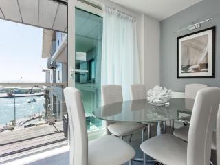 Jibe Ho - Beautiful Spacious Apartment with Harbour Views - 9
