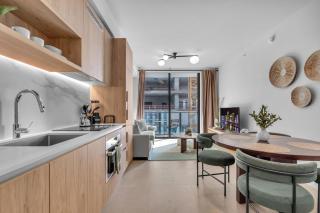 Modern Chic 1BR Downtown with Rooftop Pool & Views - 4