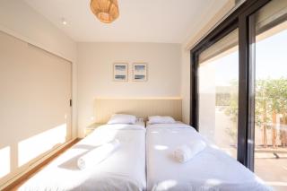 Bright Shedwan 3BR • Modern Townhouse - 1