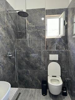 Tophill Apartments - 5