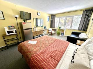 Snowdon Chalet Motel - 7