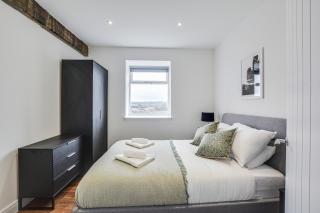 Canal View 2BR Home for Families & Friends - 2