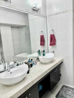 Amazing Ocean Views & Rooftop Pool! 2BD - 7