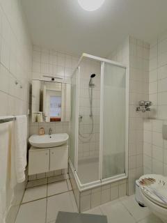 Dein Apartment mit Queensize Bett im Erdgeschoss - 7