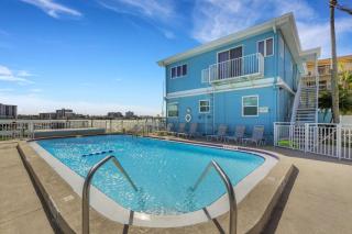 Beach Condo with Heated Pool, Steps to Sand, Coral Resort A-4 - 7