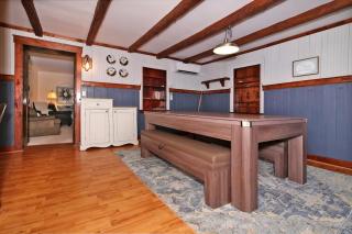Creekside Farmstead - Pool - Hot Tub - 3 Min to Lake - Pets Allowed - 6