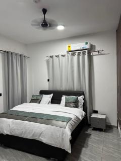 Modern 2 Bedroom Apartment-Eastlegon - 5