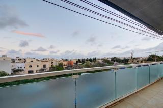 Unique - Spacious 3BR Luxury Flat - 2