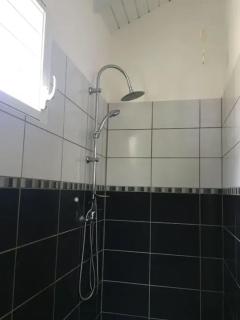 Bungalow confortable à Sainte-Anne, 30 m² avec jardin - 2