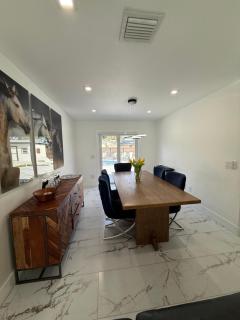 Bright, Modern Home Close to Great Beaches! - 9